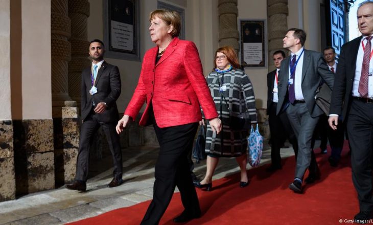 Pse Angela Merkel është e zhgënjyer nga prodhuesit gjermanë të veturave?