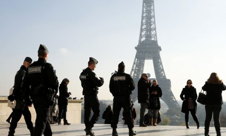 Tre të arrestuar në Francë për terrorizëm