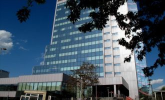 Kandidati për lektor pretendon se Zyra e Kryeministrit ia falsifikoi testin me shkrim