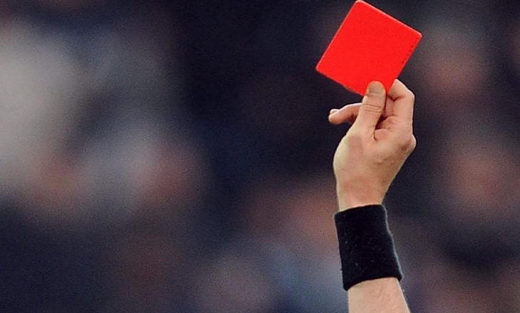 UEFA tregon futbollistët që nuk janë ndëshkuar kurrë me kartonin e kuq