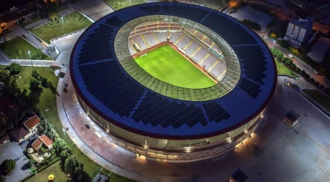 Biznesmeni turk ofron 50 milionë euro kredi për stadiumin e Kosovës