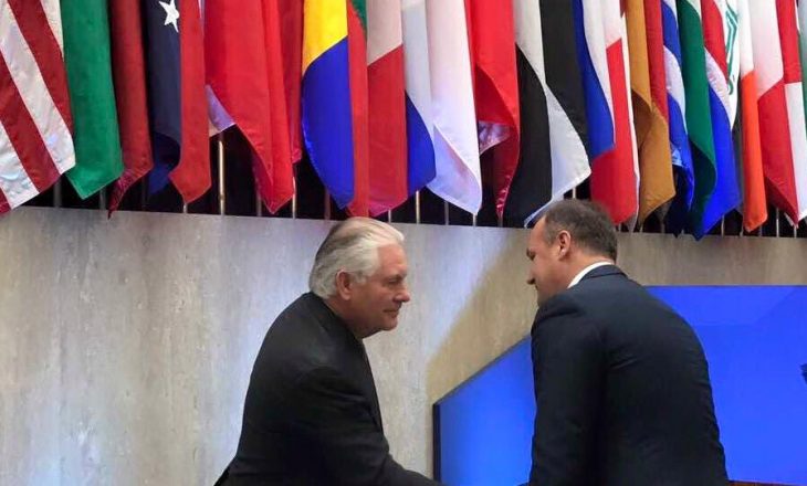 Hoxhaj falënderon Sekretarin Tillerson për mbështetjen amerikane
