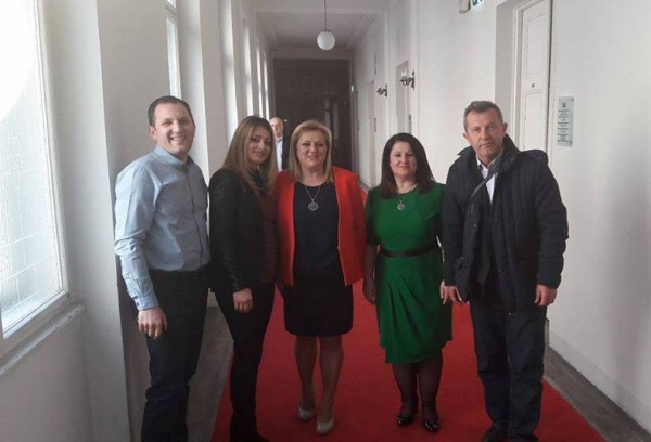 Deputetja shqiptare në Kroaci angazhohet për hapjen e Katedrës së Gjuhës Shqipe