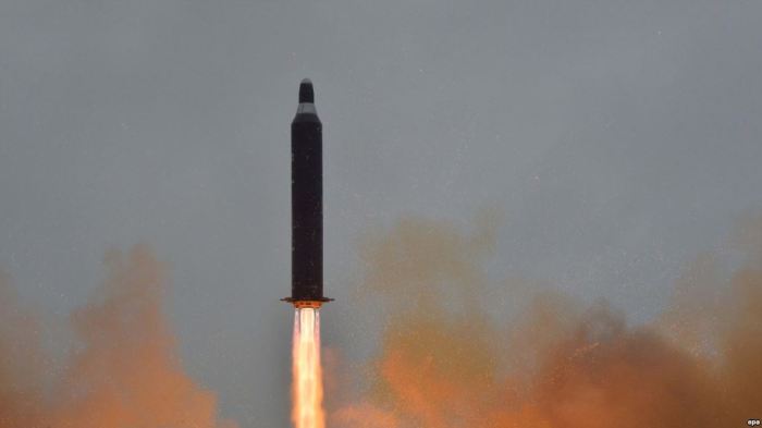 Koreja Veriore i ka lansuar katër raketa balistike