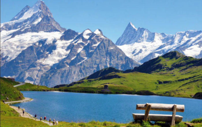 Britaniku synon shitjen e ajrit të Alpeve zvicerane