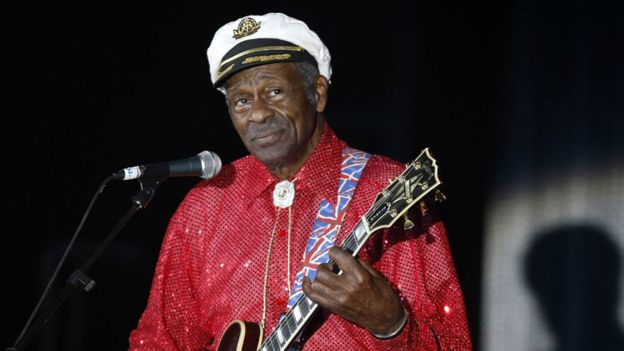 Ka ndërruar jetë legjenda e rokenrollit Chuck Berry