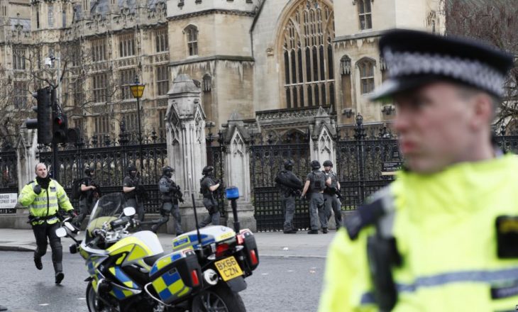 Fotografia e fundit e policit të vrarë në Londër që u realizua 45 minuta para sulmit