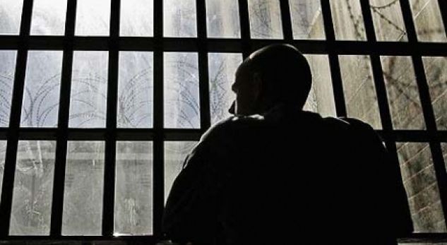 Dënohet me burg studenti që postoi një artikull të BBC-së në Facebook
