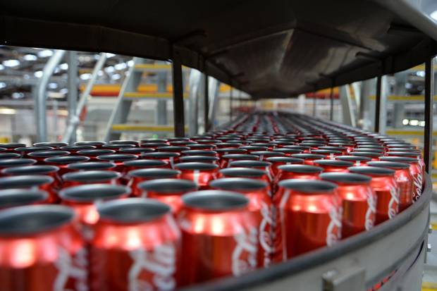 Coca Cola nën hetime se përdorë “mbetje njerëzish” në pije