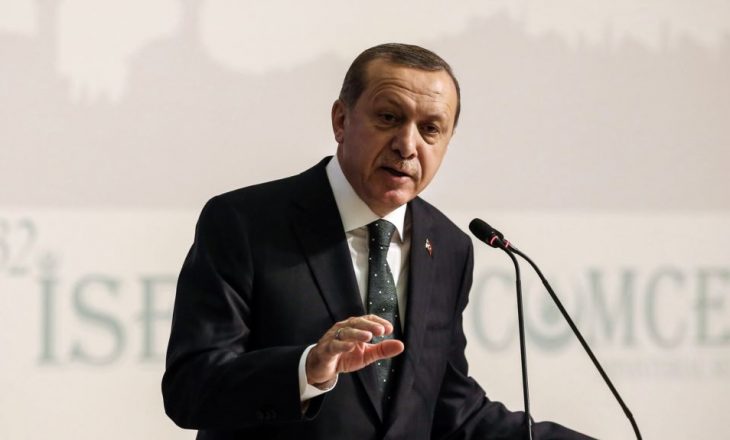 Erdogan e akuzon Merkelin për mbështetje të terroristëve