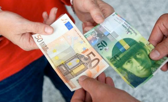 Euro forcohet kundrejt frangut