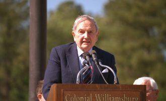 Historia e shkurtër e filantropit miliarder që jetoi 101 vite