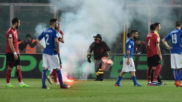 Plagoset një punëtor i stadiumit nga tifozët shqiptarë