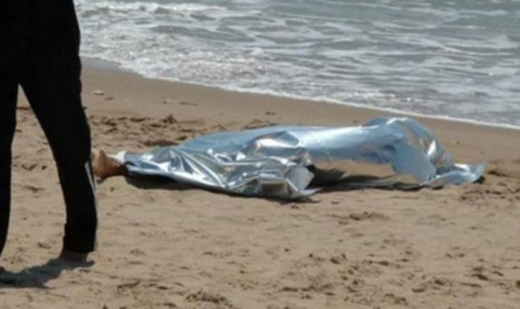 Gjendet një trup i pajetë në bregdetin e Durrësit