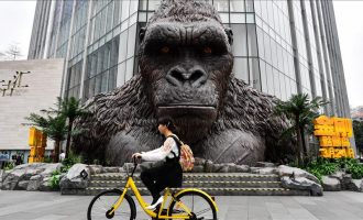 Busti gjigant i King Kong