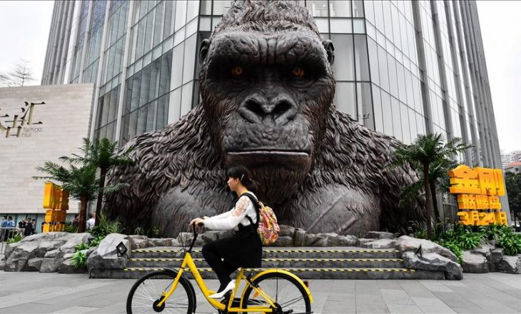 Busti gjigant i King Kong
