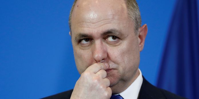 Nepotizmi bën “kurban” ministrin e Brendshëm të Francës
