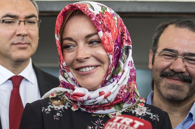 Babai i Lindsay Lohan insiston se bija e tij nuk është myslimane