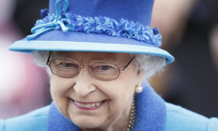 Mbretëresha i jep dritën jeshile ligjit për Brexit