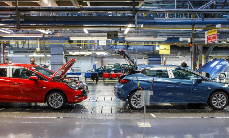 Zyrtare: Peugeot blen kompaninë e makinave, Opel