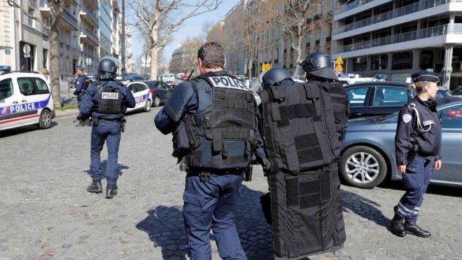Shpërthen një zarf bombë në zyrat e FMN-së në Paris