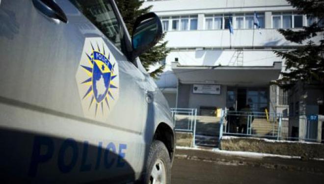 Policia ia shpëton jetën një fëmije në qendër të Prishtinës