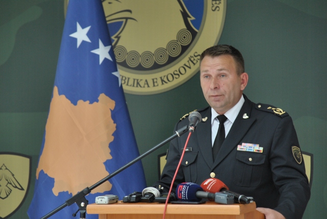 Komandanti i FSK-së ndërron fjalët, tash e mbështet iniciativën e Thaçit për ushtrinë