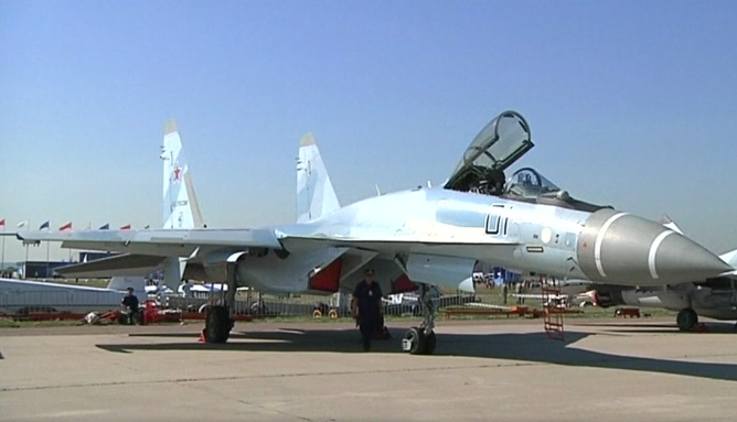 Putini i jep falas Serbisë dhjetëra tanke dhe aeroplanë luftarakë