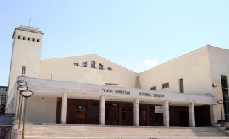 Teatri mbetet edhe pa ushtruese detyre të drejtoreshës