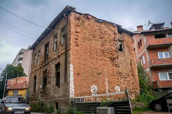 Shoqëria Civile në Mitrovicë reagon ndaj rrënimit të trashëgimisë kulturore
