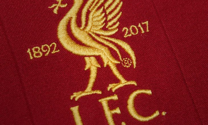 Liverpool prezanton fanellat për edicionin e ri [foto]