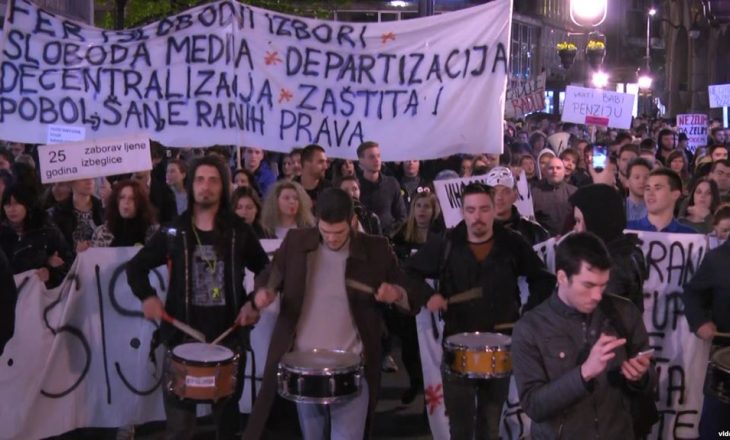 Në Serbi vazhdojnë protestat kundër “diktaturës”