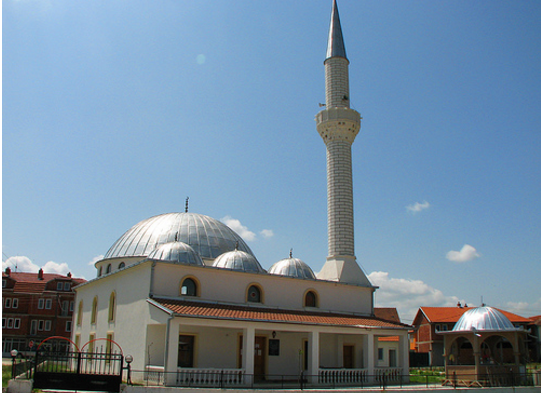 Demolohet xhamia në Novobërdë