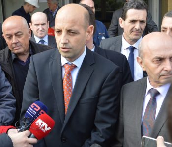 Me dokument të rrejshëm ndjek rrugën akademike