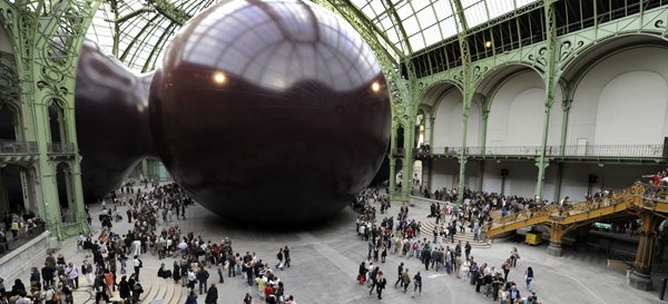 Vidhen bizhuteri në vlerë 200 mijë euro në muzeun e Parisit