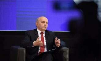 Mustafa kritikon PDK-në: Ne po paguajmë skandalet e qeverisjes së kaluar