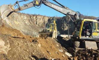 Hulumtimi i varrezave masive shqiptare në Batajnicë, triumfon në Beograd