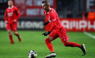 Dy kosovarë ia shuajnë shpresat për titull PSV-së [video]