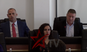 Bazaj përplaset me Lladrovcin: Jep përsëri dorëheqje nga PDK-ja