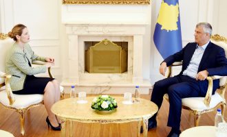 Ministria e Drejtësisë mbron propozimin me dënim me burg për “shpifësit e Presidentit”