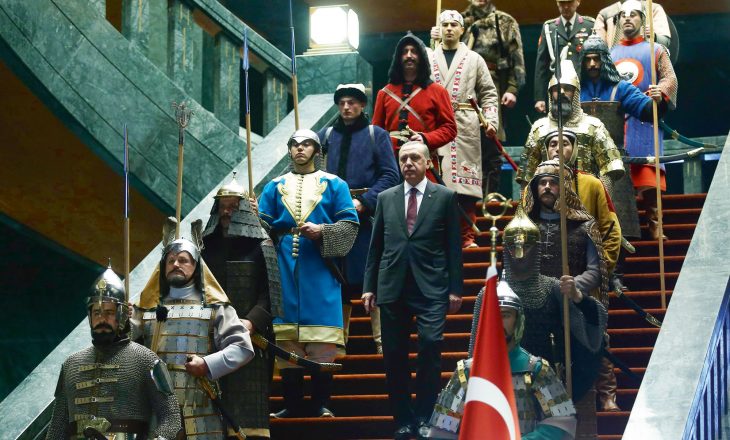 Erdogan, “Sulltani” i ri i Turqisë