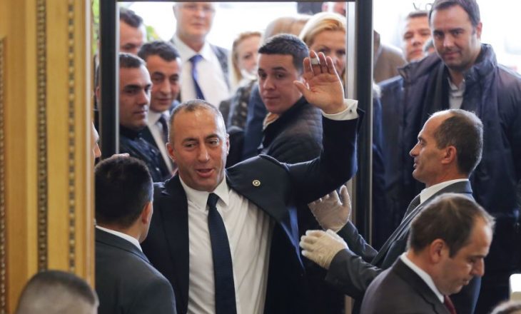 Teksa kosovarët presin demarkacionin, Haradinaj nuk do të ketë nevojë për vizë