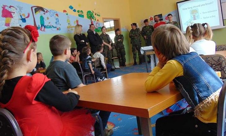 KFOR-i portugez ndihmon fëmijët e dy shkollave në Kosovë