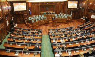 Nuk miratohet rezoluta e LDK-së që ia ndalon Thaçit diskutimin për kufijtë