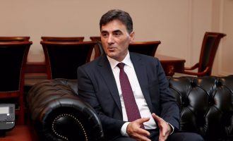 Ministri kosovar i gëzohet autokracisë së Erdoganit, kritikon BE-në