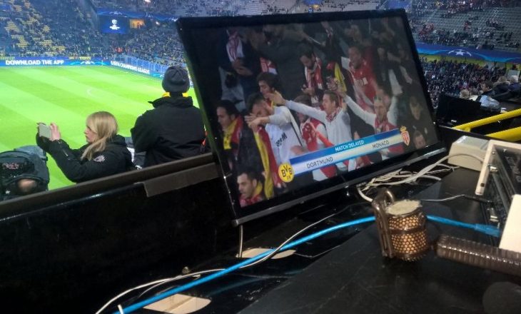 Tifozët e Monacos thërrasin emrin e Dortmundit në stadium [video]