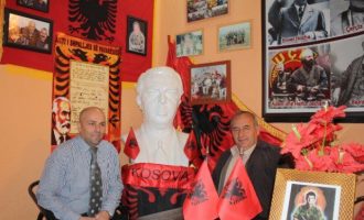 Enveristët kosovar ndahen në dy grupe shkaku i mos festimit të ditëlindjes së diktatorit