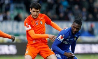 “Kapiteni” i harruar i Kosovës që tani po luan me dy ish-futbollistët e Arsenalit