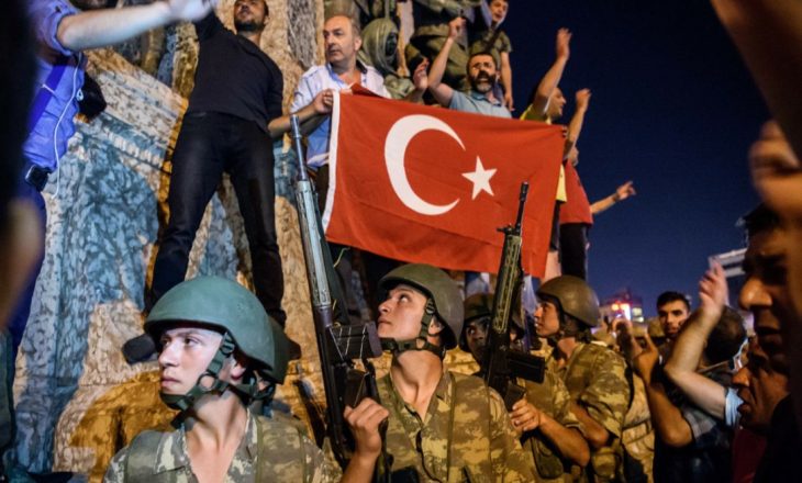 Shumë diplomatë dhe ushtarë turq kërkojnë azil në Gjermani