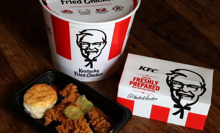KFC urdhërohet të mos mashtrojë klientët me rritje artificiale të pulave